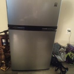 Kenmore 3.1 Cubic  Mini Fridge 