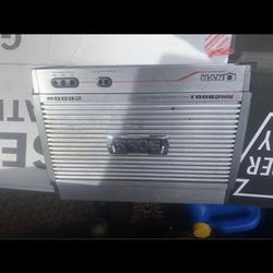 Boss Onyx MODEL 2800W High Output Monoblock, Class A/B Amplifier .Paid over $150 with Tax.Price is Firm 