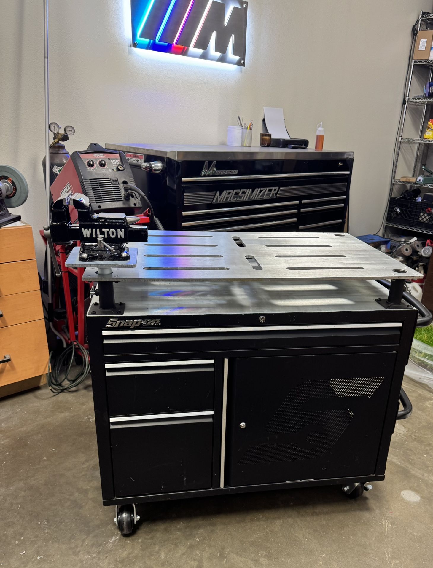 Snap-on welding cart model KRBC60T And Wilton Vice Included