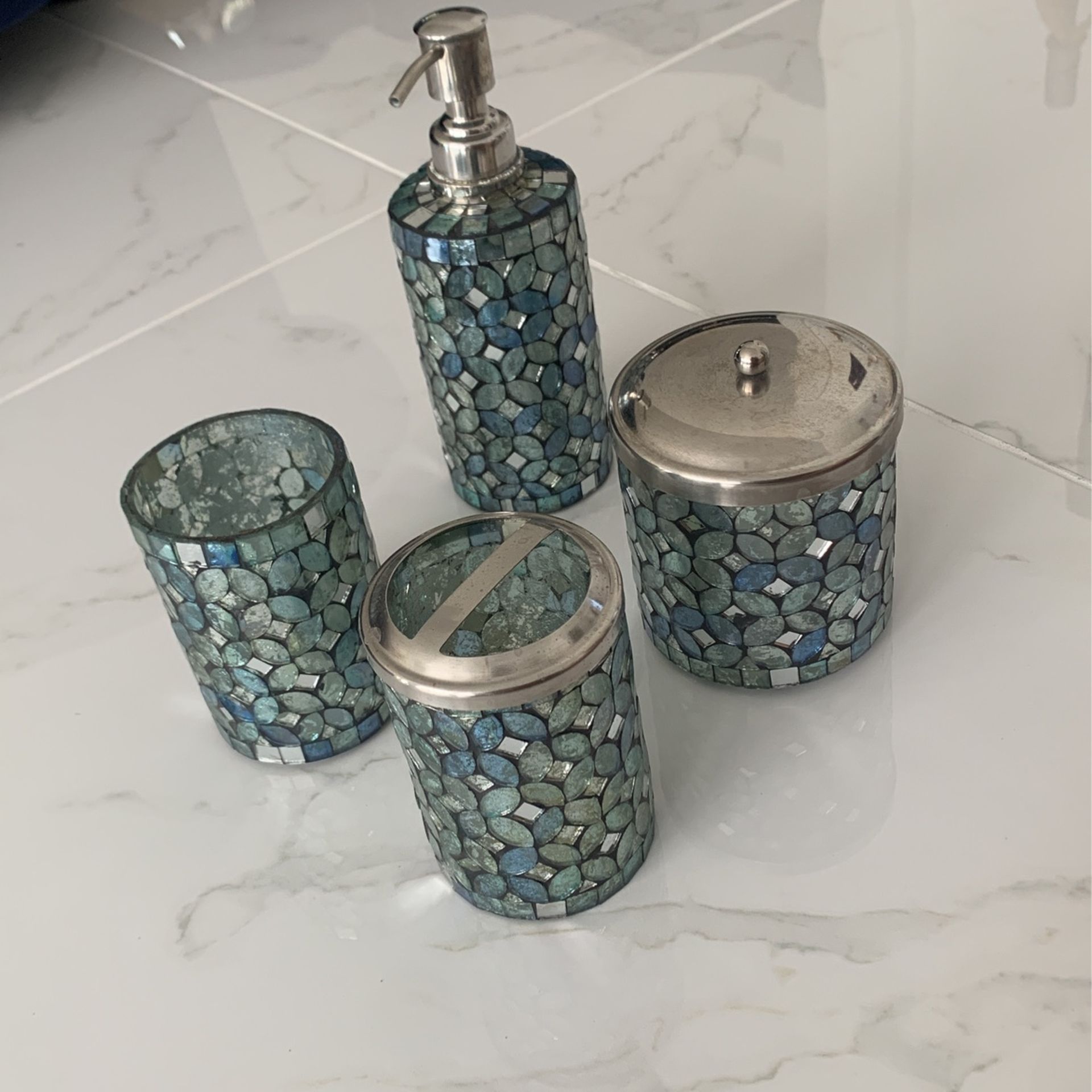 Beautiful Bathroom Set