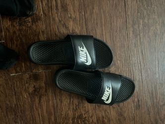 Nike slippers