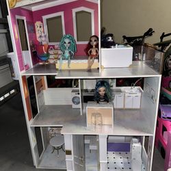 Doll House 