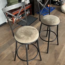 Counter Stools - Swivel 2 pack Like New 