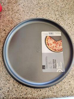 Non Stick Pizza Pan Oven Safe 12.5 Inches 