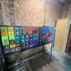 Customer novelty art cabinet