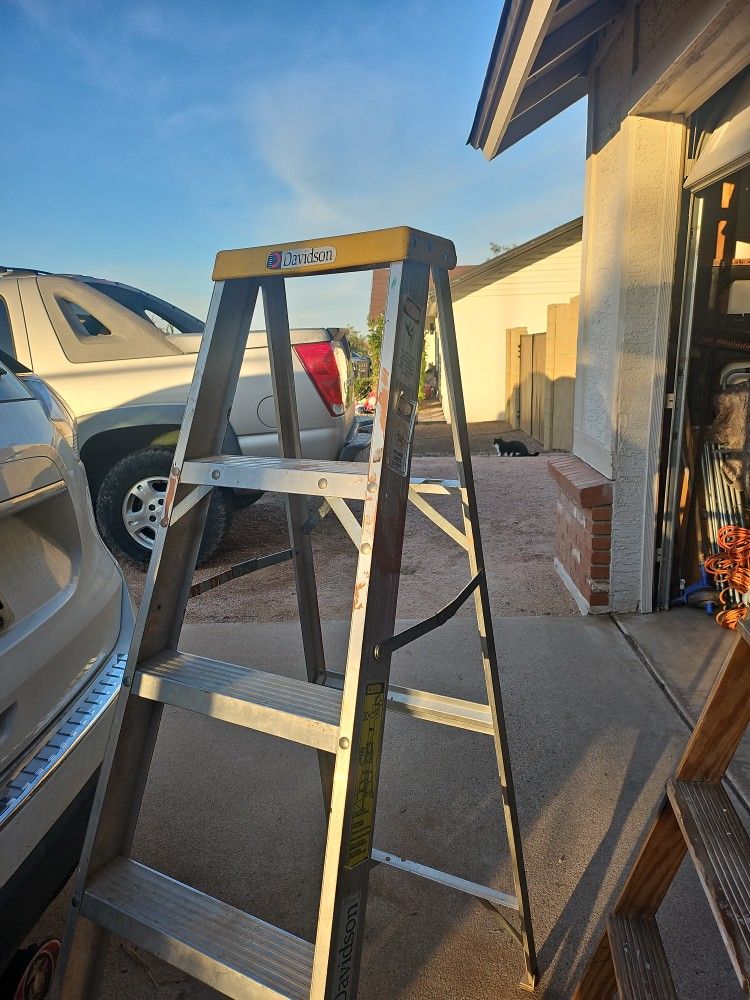 Ladders 5ft , Aluminum 5ft Davidson,$25 Wood Ladder Keller 5 Ft $ 15 Both USA, STURDY, E MESA 