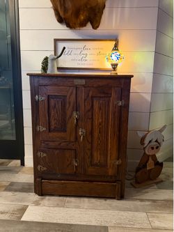 🩷Rustic White Clad Wood Pie Safe/Ice Box Cabinet🩷