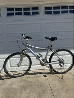 MOTIV Smoothie Hybrid Comfort Bike - 18" Frame (Medium)