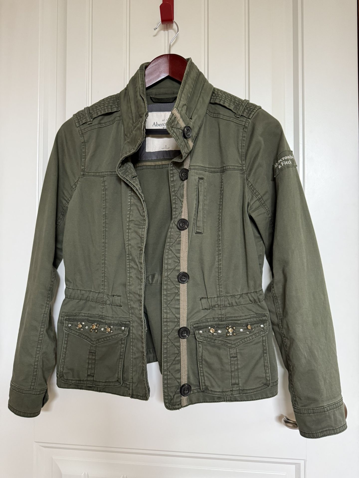 abercrombie & fitch small cargo green like new condition