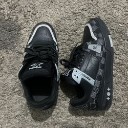 Sz 10 Mens Black Trainers $120 FIRM NO TRADES