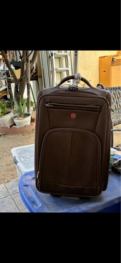 Suit case carry on