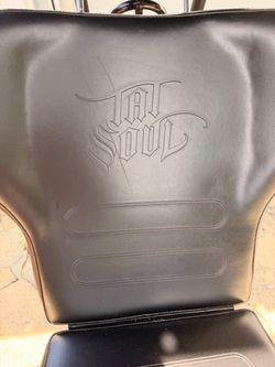 Tattoo chair