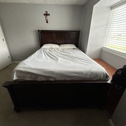 Queen Sized Bed Frame 