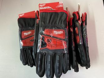 Milwaukee Gloves  LARGE  (PRICE IS FIRM)