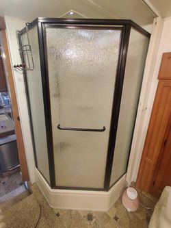 Shower unit for Keystone Montana