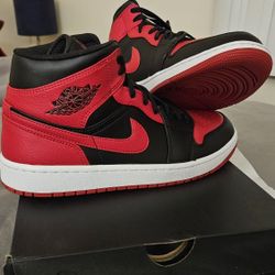 Air Jordan 1 mid BANNED size 9.5 Men's 