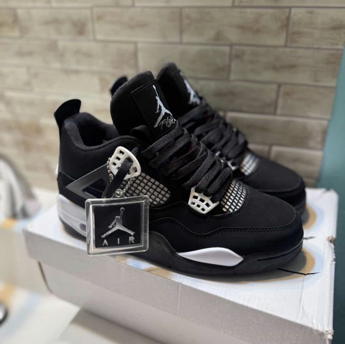 Jordan 4 White Thunder 