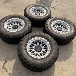 New Rims 17x9 6 Lugs 6x139.7 Used Tires Nitto 285/70r17