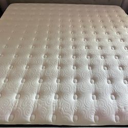 KingsDown 12' Pillow-Top Mattress(King Size) w/ additional 3inch plush topper & plastic cover