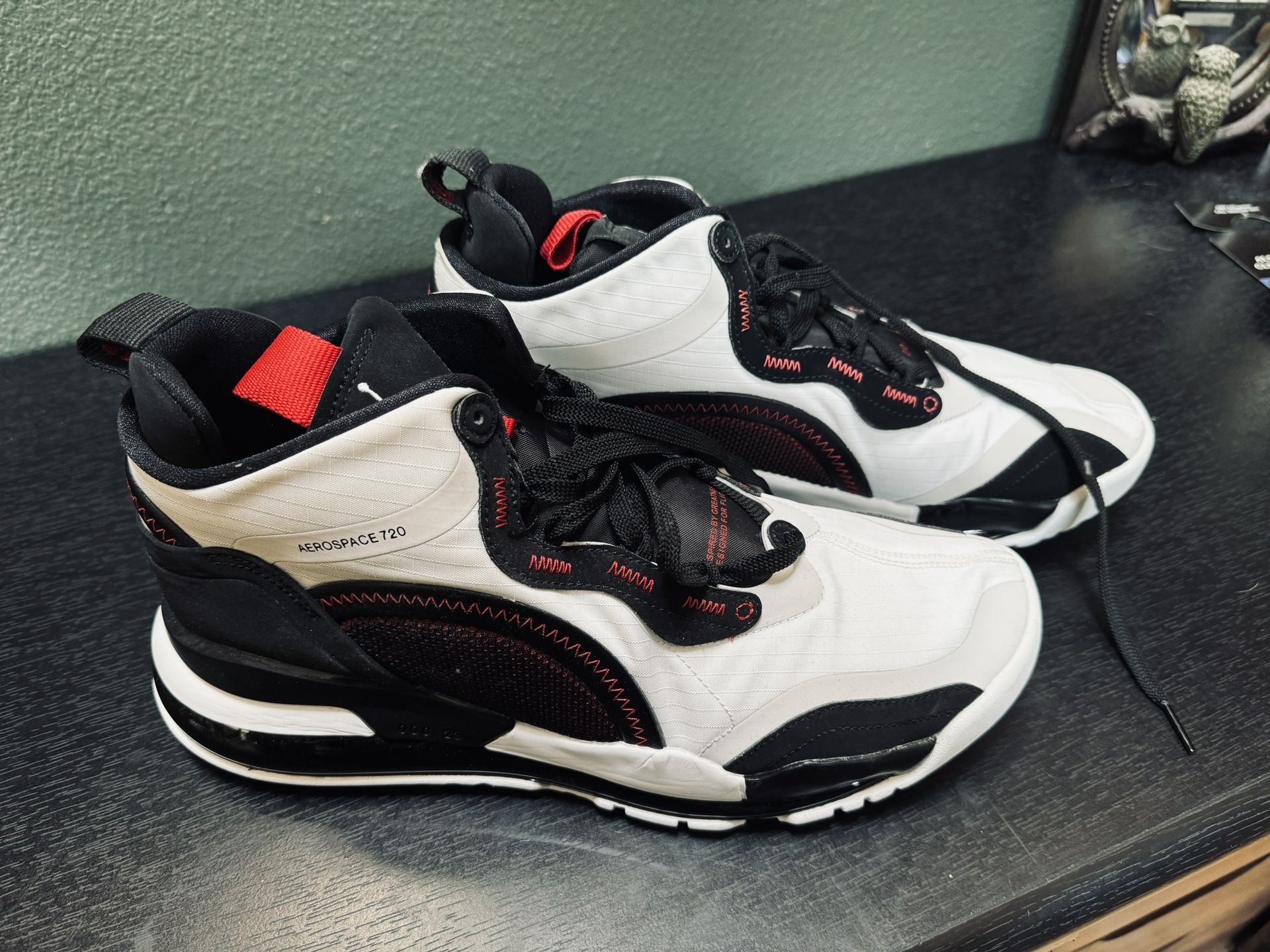 New Nike Aerospace 720 Size 13