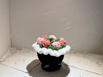 Whole crocheted pink rose bouquet 8x6 inches