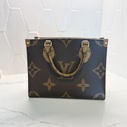 Louis Vuitton OnTheGo Bag 