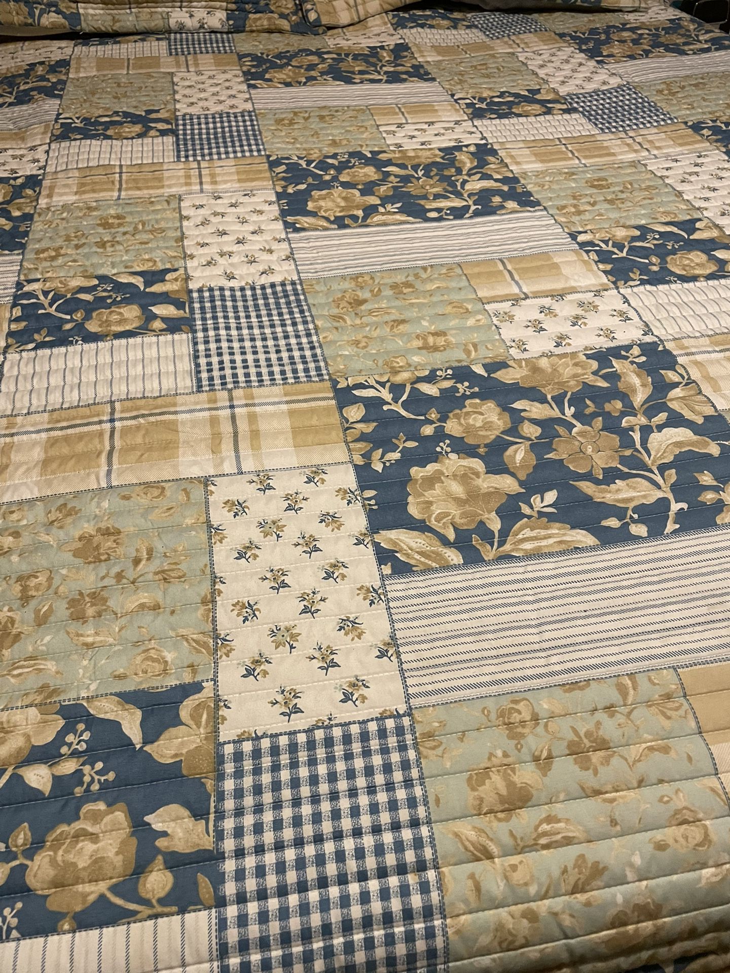 Bedding Set Quilt Reserve  Match With Pillow Case Sell For $20