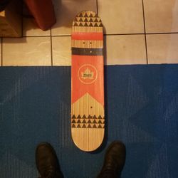 MAPLE SKATEBOARD 