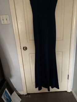 Navy blue mermaid dress size medium had slit on one side and train