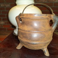 Antique Little Cauldron !