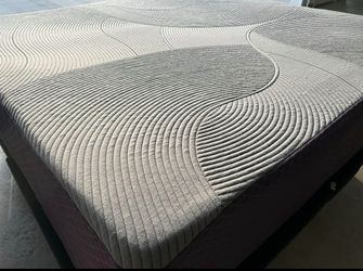 Purple King Mattress- Restore Plus Soft, ***Like New***