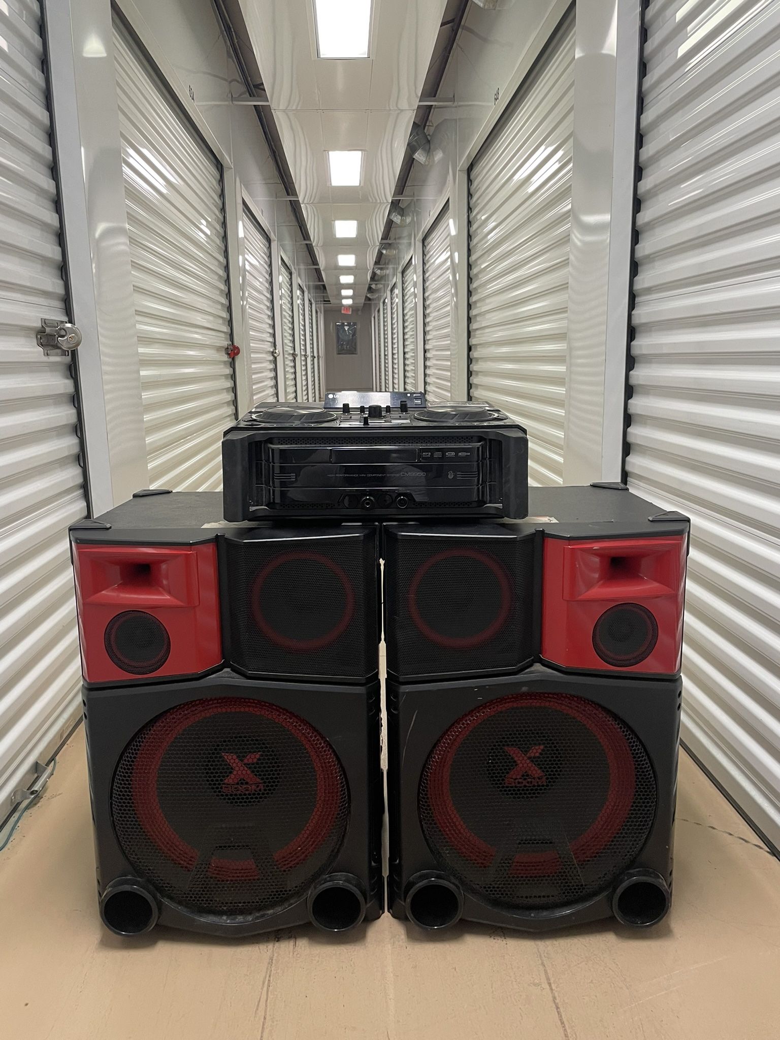DJ System With 4400W Speakers