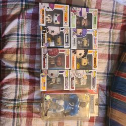 Funko Pops + LT Football Collector Figure