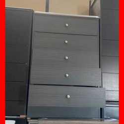 Dresser/ Five drawers dresser