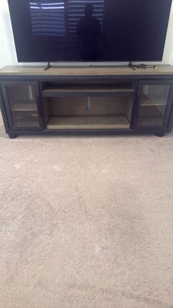 Entertainment center (tv not included