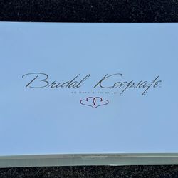 Michaelangelo David's Bridal Wedding Dress Size 6 / Bridal Veil / Ring Pillow  NEW! OPEN BOX!  Location: Lone Tree, Colorado Ship from zip 80124