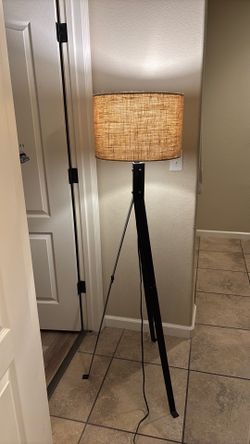 Tripod Floorlamp