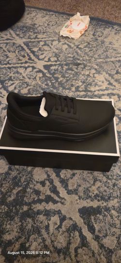 Mens non slip shoes 9.5