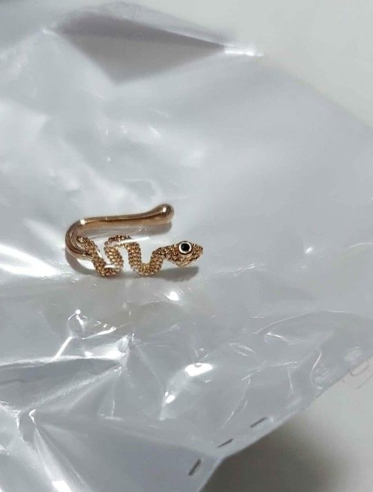 NEW! 20 Piece Fake Nose Rings, Hypoallergenic, Cubic Zirconia & Gold Tone, Misc Bundle