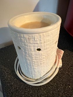 Scentsy Full-Size Wax Warmer – White