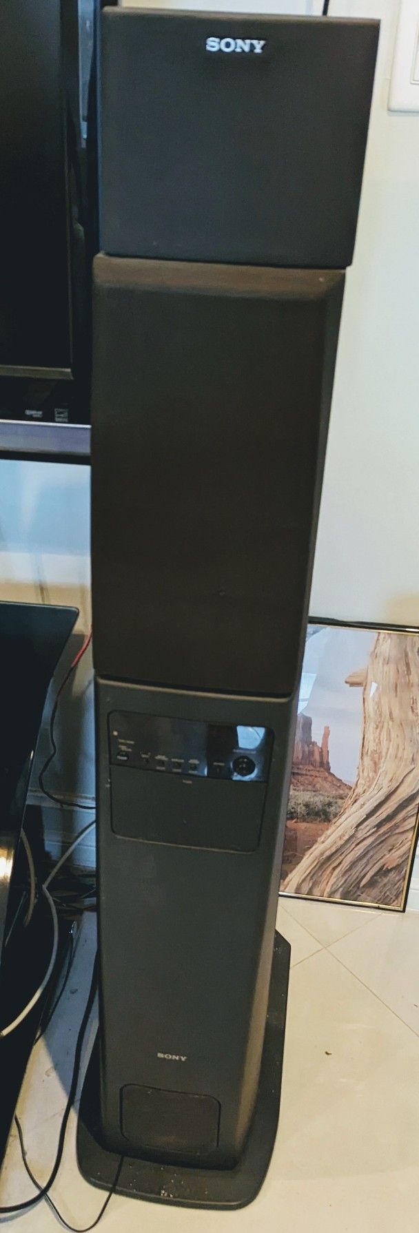 Sony Rodio and Amplifier Suranding Sound Spy