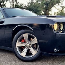 🚘 2015 DODGE CHALLENGER SXT