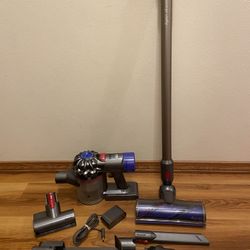 Dyson V8 Cordless Vacuum 