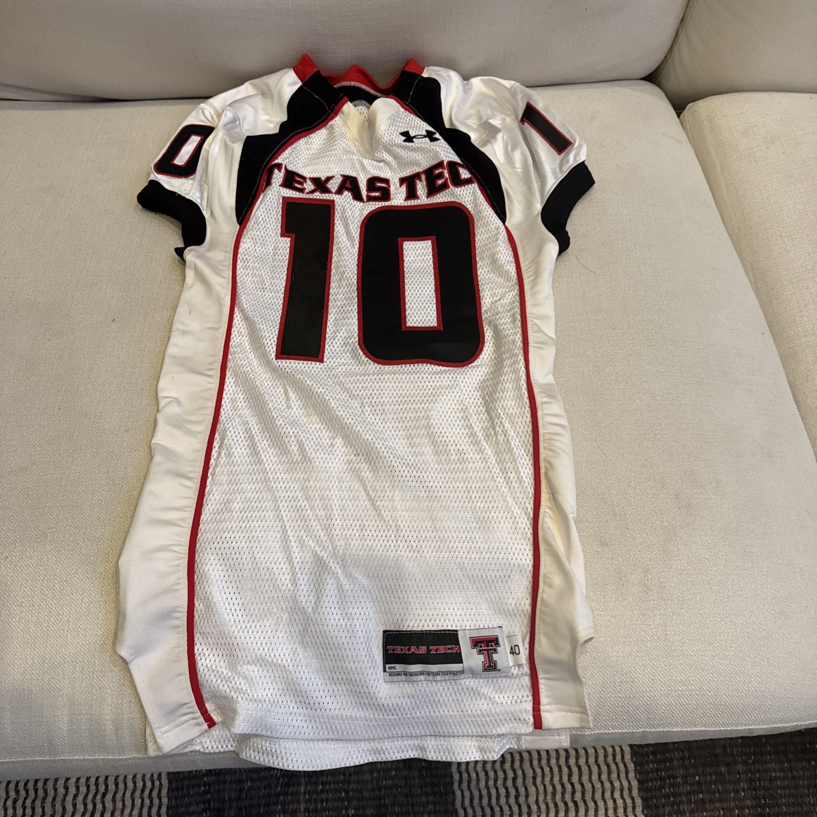2009 Texas Tech Red Raiders #10 Blank Game Issued White Jersey 40 