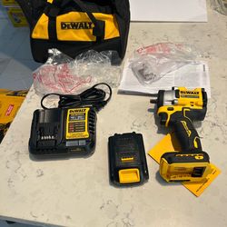 New Dewalt 20v MAX ATOMIC Lithium Ion cordless 3/8 Impact comes with charger and battery asking $300