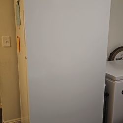 Vertical FREEZER or REFRIGERATOR Midea 21 Cu