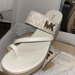 Brand New M K Jilly Mid Wedge Size 9.5