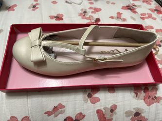Brand new Girls Nina Brand Shoes Size 4