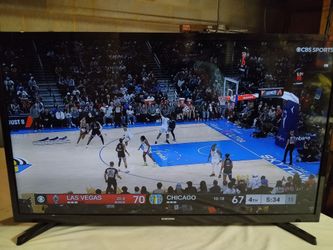 SAMSUNG 32" HD SMART TV