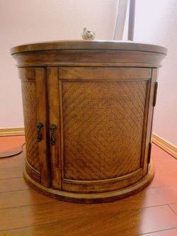 2 matching side/end table